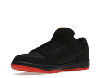 Charger l&#39;image dans la galerie, Nike SB Dunk Low Noir Pigeon
