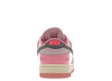 Charger l&#39;image dans la galerie, Nike Dunk Low LX Barbie
