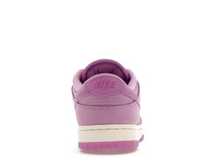 Charger l&#39;image dans la galerie, Nike Dunk Low PRM MF Rush Fuchsia
