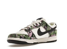 Charger l&#39;image dans la galerie, Tapisserie florale Nike Dunk Low
