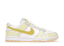 Charger l&#39;image dans la galerie, Nike Dunk Low Jaune Strike
