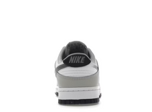 Charger l&#39;image dans la galerie, Pochoir Swoosh Nike Dunk Low
