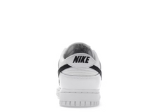 Charger l&#39;image dans la galerie, La Dunk Low Reverse Panda de Nike
