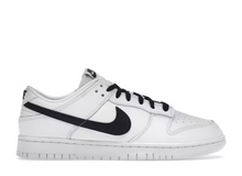 Charger l&#39;image dans la galerie, La Dunk Low Reverse Panda de Nike
