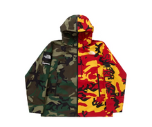 Load image into Gallery viewer, Supreme The North Face Split Taped Seam Shell Jacket Camo
