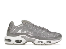 Charger l&#39;image dans la galerie, Nike Air Max Plus Argent Métallique
