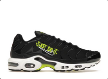 Charger l&#39;image dans la galerie, Nike Air Max Plus Noir Volt Just Do It
