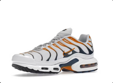 Charger l&#39;image dans la galerie, Mousqueton de randonnée Nike Air Max Plus Blanc Kumquat Marina
