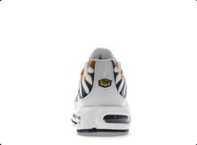 Charger l&#39;image dans la galerie, Mousqueton de randonnée Nike Air Max Plus Blanc Kumquat Marina
