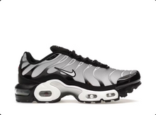 Charger l&#39;image dans la galerie, Nike Air Max Plus Noir Métallique Argent Blanc (GS)
