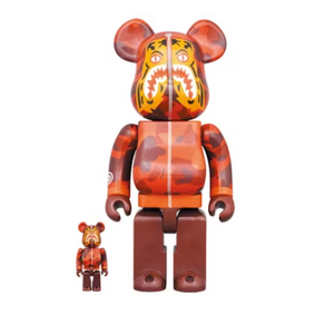 Ensemble Bearbrick x BAPE Camo Tiger 100 % et 400 % rouge