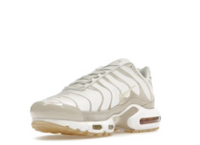 Charger l&#39;image dans la galerie, Nike Air Max Plus Premium Sanddrift
