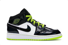 Charger l&#39;image dans la galerie, Jordan 1 Mid Noir Cyber ​​Mystic Vert (GS)
