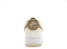 Charger l&#39;image dans la galerie, Nike Air Force 1 Low &#39;07 LV8 Lait de coco Kaki
