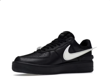 Charger l&#39;image dans la galerie, Nike Air Force 1 Low SP AMBUSH Noir
