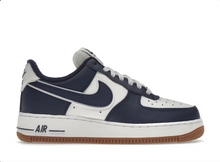 Charger l&#39;image dans la galerie, Nike Air Force 1 Low College Pack Bleu nuit marine
