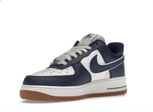 Charger l&#39;image dans la galerie, Nike Air Force 1 Low College Pack Bleu nuit marine
