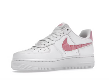 Charger l&#39;image dans la galerie, Nike Air Force 1 Low &#39;07 SE L&#39;amour pour tous
