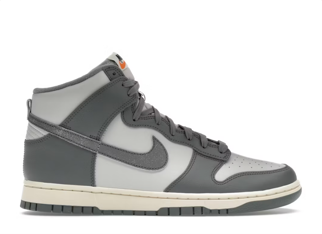 Nike Dunk High Vintage Gris Clair