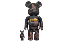 Charger l&#39;image dans la galerie, Coffret Bearbrick x Oasis Knebworth 1996 (Noel Gallagher) 100 % et 400 %
