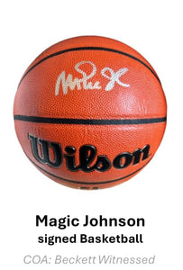 Ballon de basket signé Magic Johnson