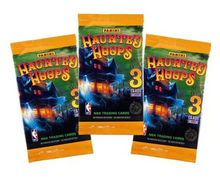 Charger l&#39;image dans la galerie, Pack individuel de friandises d&#39;Halloween Panini Haunted Hoops Basketball 2023/24
