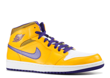 Charger l&#39;image dans la galerie, Air Jordan 1 Mid Lakers (2013)
