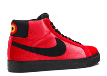 Charger l&#39;image dans la galerie, Nike SB Zoom Blazer Mid Kevin et Hell Taille 7,5 US
