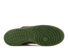 Charger l&#39;image dans la galerie, Nike Dunk SB Low Oompa Loompa Taille 9 US
