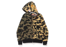 Charger l&#39;image dans la galerie, Sweat à capuche BAPE 1st Camo Half Shark entièrement zippé Vert Camo Taille L
