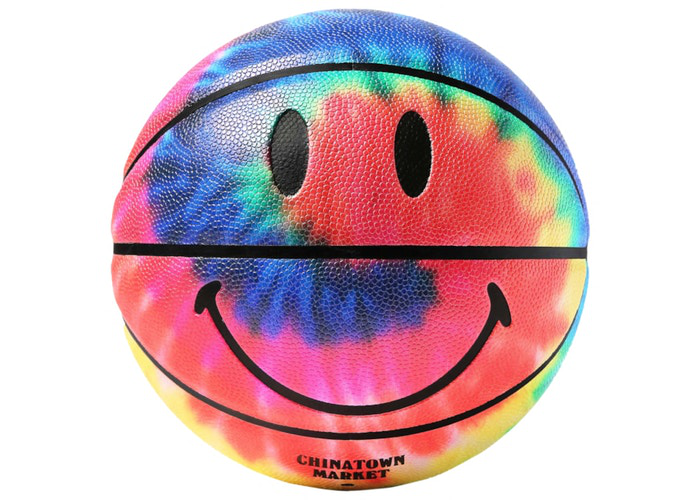 Tie Dye de basket-ball Smiley de Chinatown