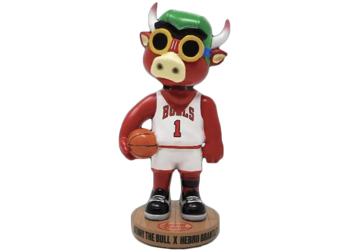 Figurine à tête branlante Benny The Bull de Hebru Brantley x Chicago Bulls