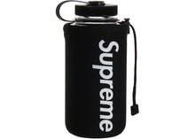 Charger l&#39;image dans la galerie, Bouteille Supreme Nalgene de 32 oz, noire
