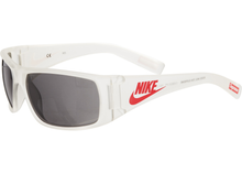 Charger l&#39;image dans la galerie, Lunettes de soleil Supreme Nike blanc givré
